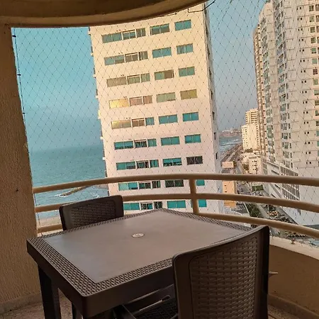 Frente A La Playa . En, Sp, It. * Cartagena