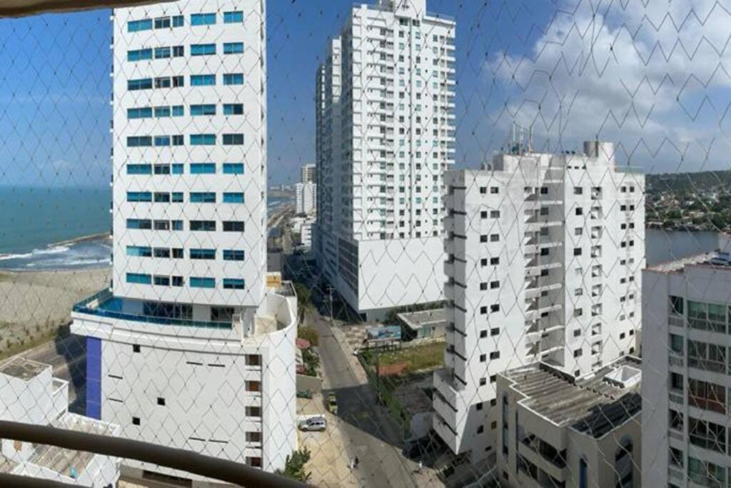 Frente A La Playa . En, Sp, It. Cartagena